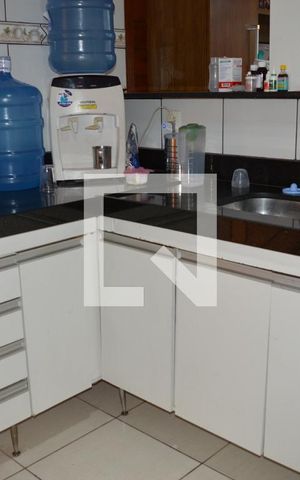 Casa à venda com 372m², 4 quartos e 4 vagasCozinha