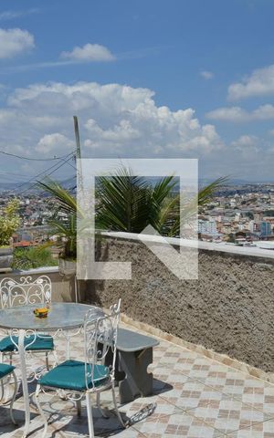 Casa à venda com 372m², 4 quartos e 4 vagasVaranda 2