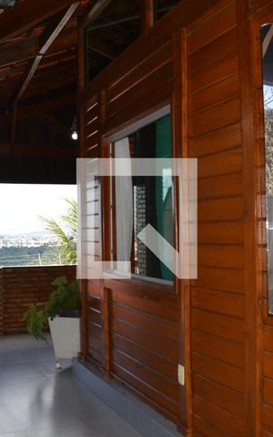 Casa à venda com 372m², 4 quartos e 4 vagasVaranda