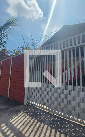 Casa à venda com 372m², 4 quartos e 4 vagas Casa à venda com 372m², 4 quartos e 4 vagasFachada