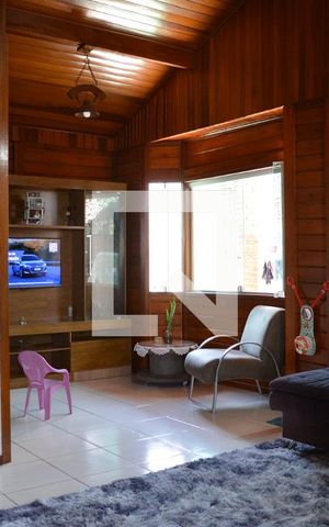 Casa à venda com 372m², 4 quartos e 4 vagasSala