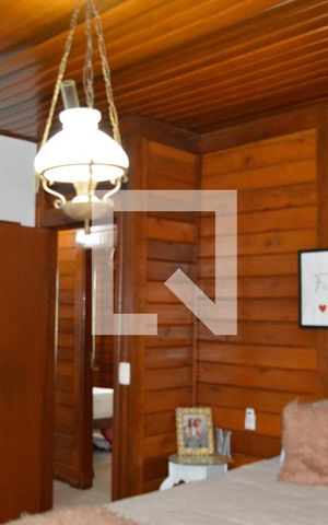 Casa à venda com 372m², 4 quartos e 4 vagasSuite