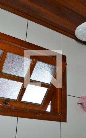 Casa à venda com 372m², 4 quartos e 4 vagasBanheiro Social