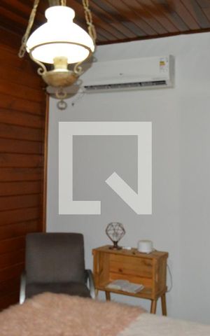 Casa à venda com 372m², 4 quartos e 4 vagasSuite