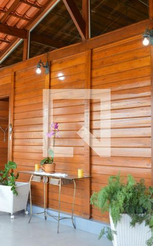Casa à venda com 372m², 4 quartos e 4 vagasVaranda