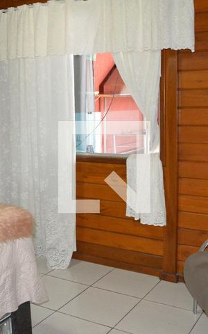 Casa à venda com 372m², 4 quartos e 4 vagasSuite