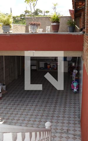Casa à venda com 372m², 4 quartos e 4 vagasGaragem