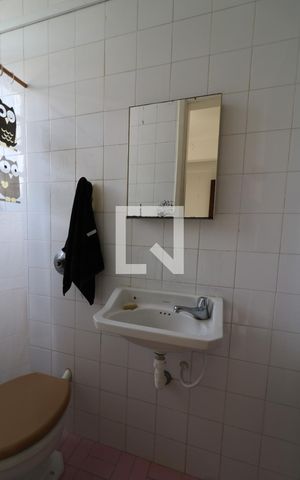 Casa à venda com 190m², 4 quartos e 6 vagasBanheiro de serviço