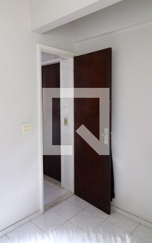 Casa à venda com 190m², 4 quartos e 6 vagasQuarto de Serviço