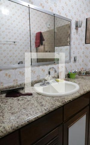 Casa à venda com 190m², 4 quartos e 6 vagasBanheiro Social