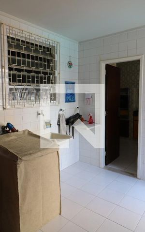 Casa à venda com 190m², 4 quartos e 6 vagasÁrea de Serviço