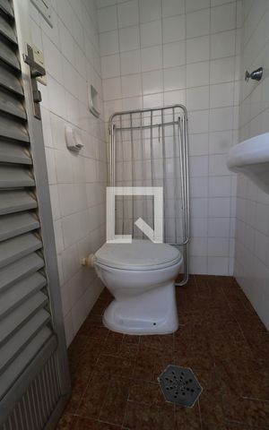 Casa à venda com 190m², 4 quartos e 6 vagasBanheiro Externo