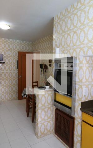 Casa à venda com 190m², 4 quartos e 6 vagasCozinha
