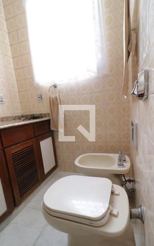 Casa à venda com 190m², 4 quartos e 6 vagasBanheiro da Suíte 