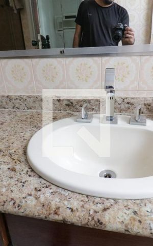 Casa à venda com 190m², 4 quartos e 6 vagasBanheiro da Suíte 