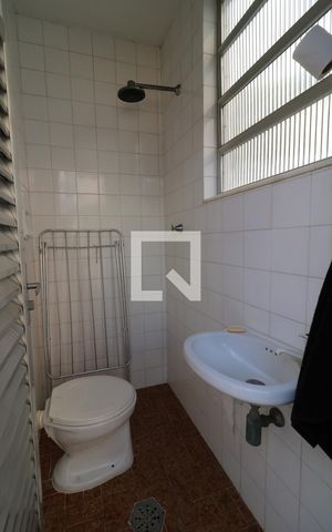 Casa à venda com 190m², 4 quartos e 6 vagasBanheiro Externo