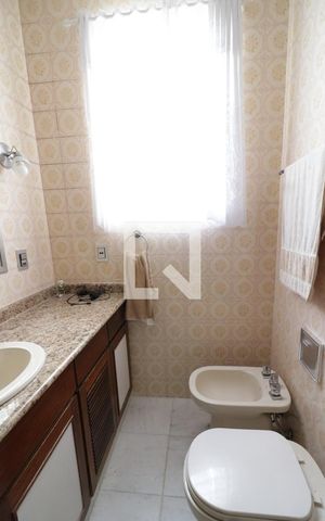 Casa à venda com 190m², 4 quartos e 6 vagasBanheiro da Suíte 