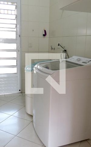 Casa à venda com 108m², 3 quartos e 4 vagasLavanderia