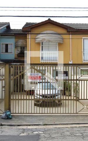 Casa à venda com 108m², 3 quartos e 4 vagasFachada