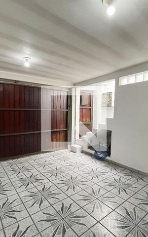 Casa à venda com 175m², 4 quartos e 2 vagas Casa à venda com 175m², 4 quartos e 2 vagasGaragem