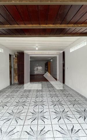 Casa à venda com 175m², 4 quartos e 2 vagas Casa à venda com 175m², 4 quartos e 2 vagasGaragem
