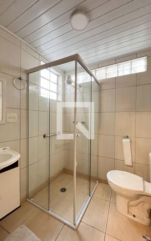 Casa à venda com 175m², 4 quartos e 2 vagas Casa à venda com 175m², 4 quartos e 2 vagasBanheiro da Suíte 1