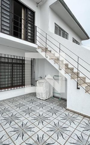 Casa à venda com 175m², 4 quartos e 2 vagas Casa à venda com 175m², 4 quartos e 2 vagasÁrea comum