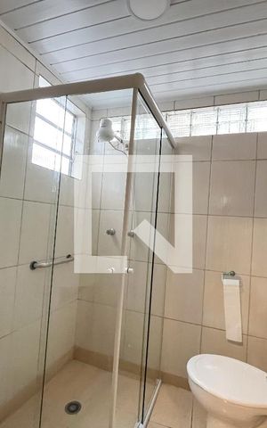 Casa à venda com 175m², 4 quartos e 2 vagas Casa à venda com 175m², 4 quartos e 2 vagasBanheiro da Suíte 1
