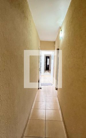 Casa à venda com 175m², 4 quartos e 2 vagas Casa à venda com 175m², 4 quartos e 2 vagasCorredor