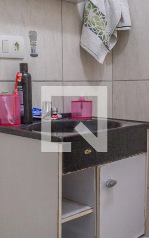 Casa à venda com 99m², 3 quartos e 3 vagasBanheiro