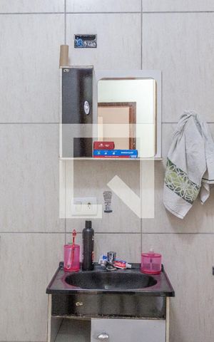 Casa à venda com 99m², 3 quartos e 3 vagasBanheiro