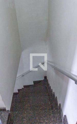 Casa à venda com 99m², 3 quartos e 3 vagasEscada