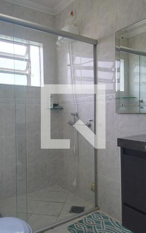 Casa à venda com 195m², 3 quartos e 2 vagas Casa à venda com 195m², 3 quartos e 2 vagasBanheiro