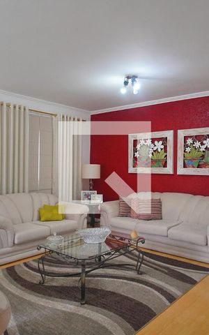 Casa à venda com 195m², 3 quartos e 2 vagas Casa à venda com 195m², 3 quartos e 2 vagasSala
