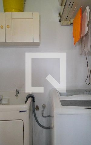 Casa à venda com 195m², 3 quartos e 2 vagas Casa à venda com 195m², 3 quartos e 2 vagasÁrea de Serviço