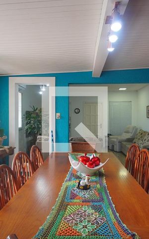 Casa à venda com 195m², 3 quartos e 2 vagas Casa à venda com 195m², 3 quartos e 2 vagasÁrea gourmet