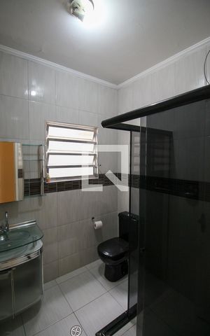 Casa à venda com 185m², 3 quartos e 1 vaga Casa à venda com 185m², 3 quartos e 1 vagaBanheiro 2