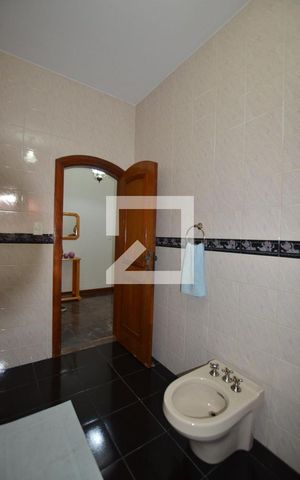 Casa para alugar com 500m², 3 quartos e 4 vagasBanheiro Social