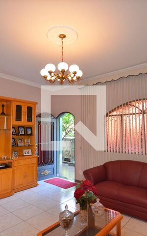 Casa para alugar com 500m², 3 quartos e 4 vagasSala