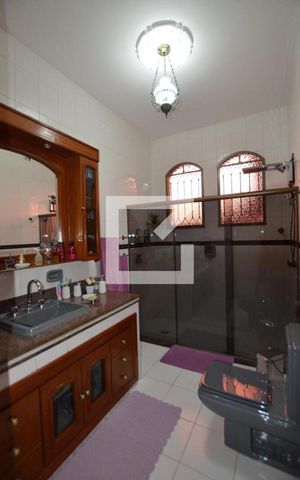 Casa para alugar com 500m², 3 quartos e 4 vagasBanheiro da  Suite