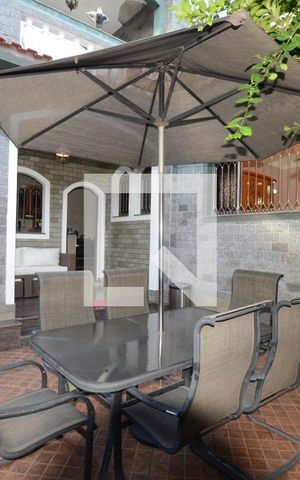 Casa para alugar com 500m², 3 quartos e 4 vagas Jardim