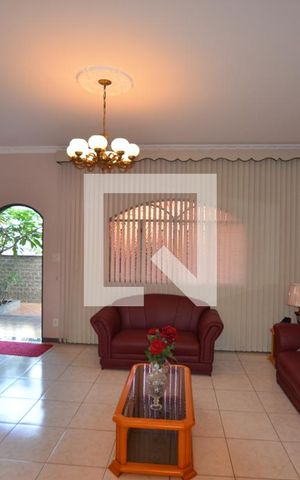Casa para alugar com 500m², 3 quartos e 4 vagasSala