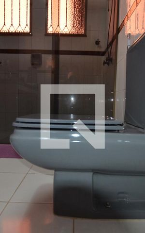 Casa para alugar com 500m², 3 quartos e 4 vagasBanheiro da  Suite