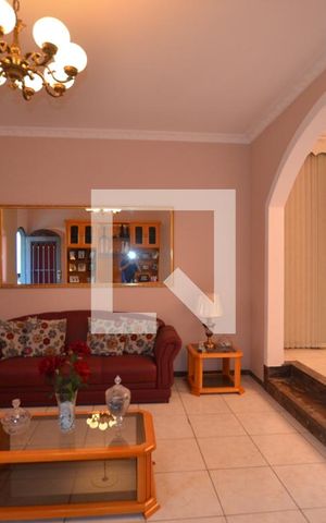 Casa para alugar com 500m², 3 quartos e 4 vagasSala