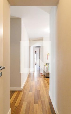 Apartamento à venda com 200m², 3 quartos e 3 vagas Apartamento à venda com 200m², 3 quartos e 3 vagasCorredor