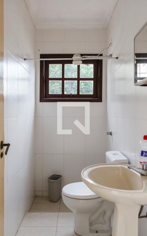Casa para alugar com 290m², 4 quartos e 4 vagas Casa para alugar com 290m², 4 quartos e 4 vagasBanheiro de serviço