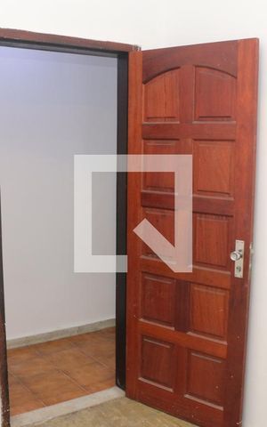 Casa para alugar com 60m², 2 quartos e sem vagaQuarto