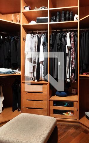 Casa à venda com 232m², 2 quartos e 3 vagas Suíte 1