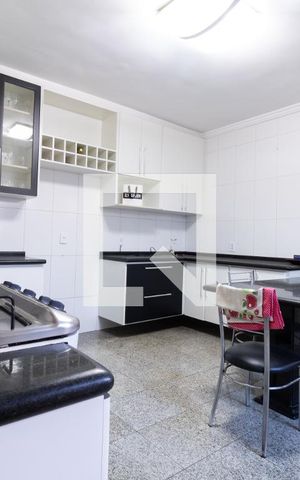 Casa à venda com 232m², 2 quartos e 3 vagasCozinha