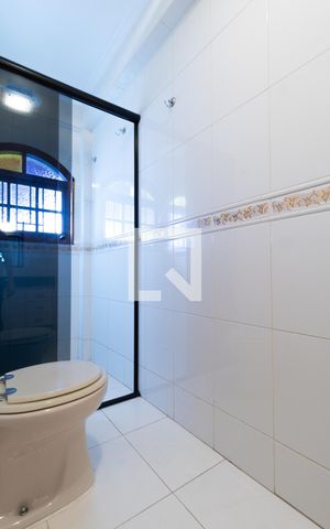Casa à venda com 232m², 2 quartos e 3 vagasBanheiro Suite 2